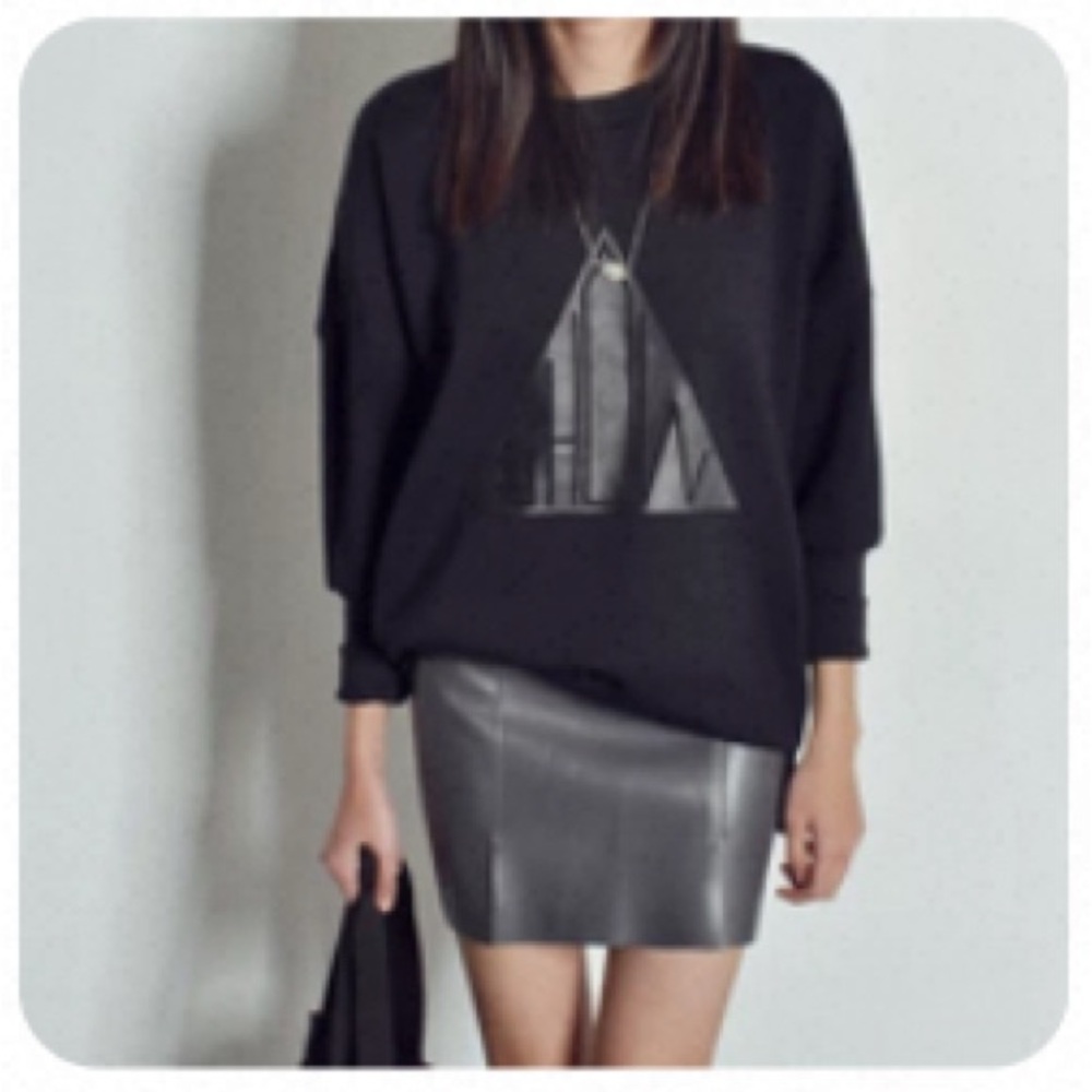 Black Graphic Sweatshirt with Shoulder Zippers | Minimalist streetwear